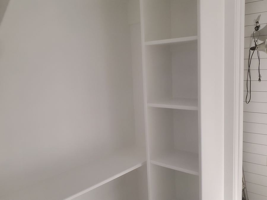 Closet shelving